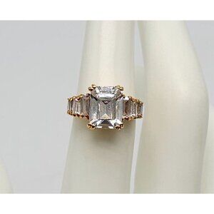 LIND 14K Gold Electroplate Emerald Cut Clear Crystal Band Ring Gold Tone Size 6